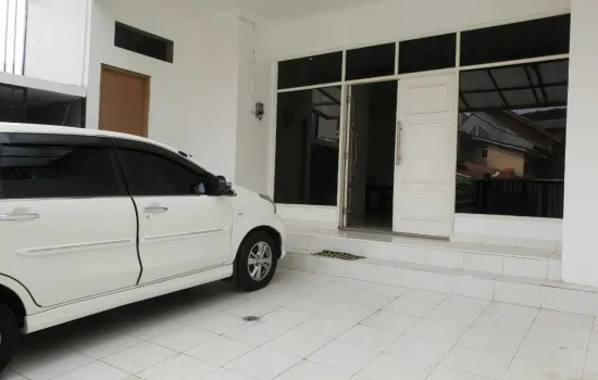 Rumah minimalis 2.5LT KT4 KM3 siap huni semi furnish