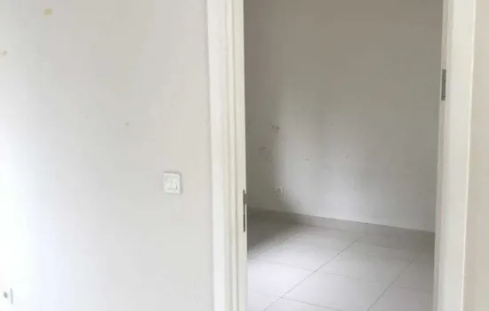 Rumah 2 lantai , siap huni , 3KT , 2KM