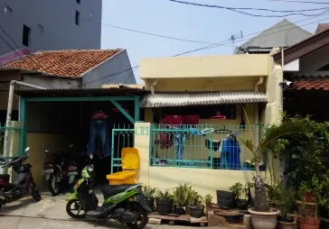 Rumah daerah strategis dan tenang Jl. Rembiga JakPus.