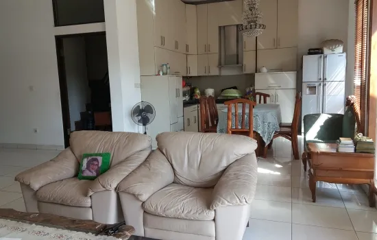 Rumah dalam kompleks Permata Mediterania