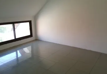 Rumah dalam kompleks Permata Mediterania