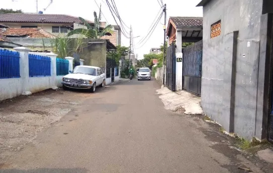 Rumah tua luas 400 m2= 14.6 x 27.4