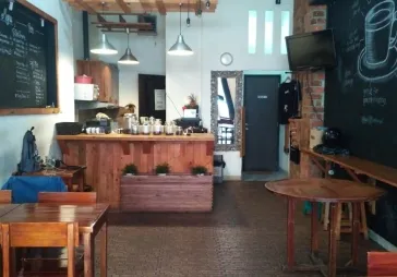 ruko 3 lantai, ex-cafe, siap pakai