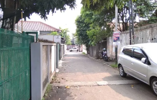 Rumah tua luas 400 m2= 14.6 x 27.4
