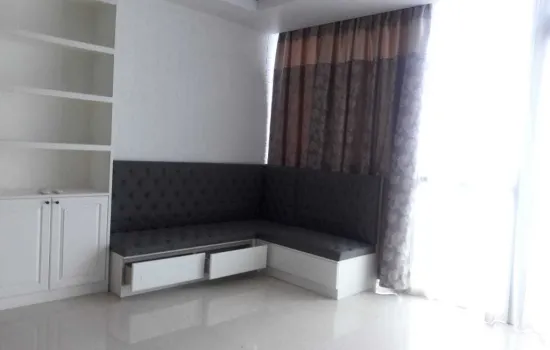 Apartment Windsor 3 BR +1 luas 148 m 2...semi furnish