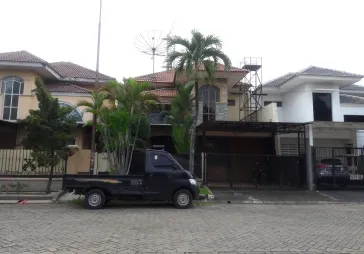 Rumah 2 lt  4 kt 1 2km 1 dekat taman