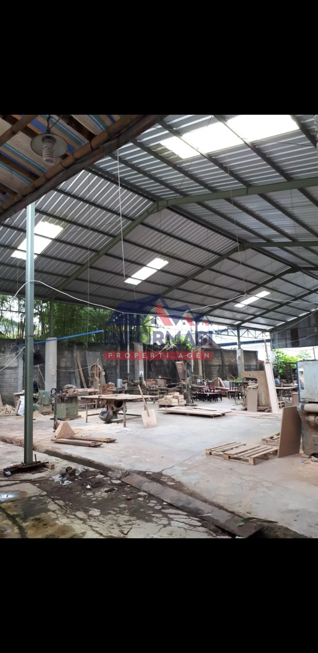 Gudang strategis cocok buat usaha dan investasi.jarang ada b