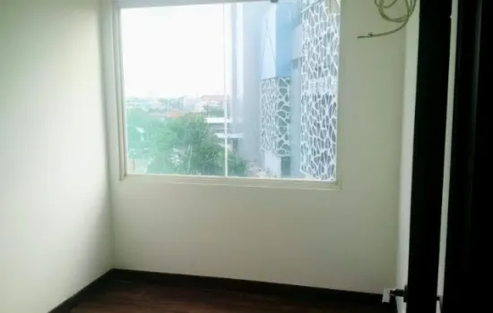 apartemen baru lokasi strategis 2 kamar kosong