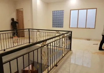 Rumah 2 Lantai Kebun Jeruk- Siap Huni