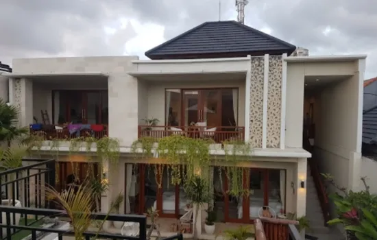 Hotel seminyak bali. Rp 20 M. Sedang bejalan sangat  baik,