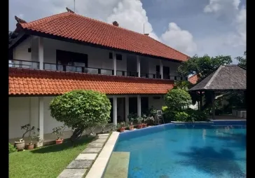 ijual villa bagus ada kolam renang dan cocok untuk investas