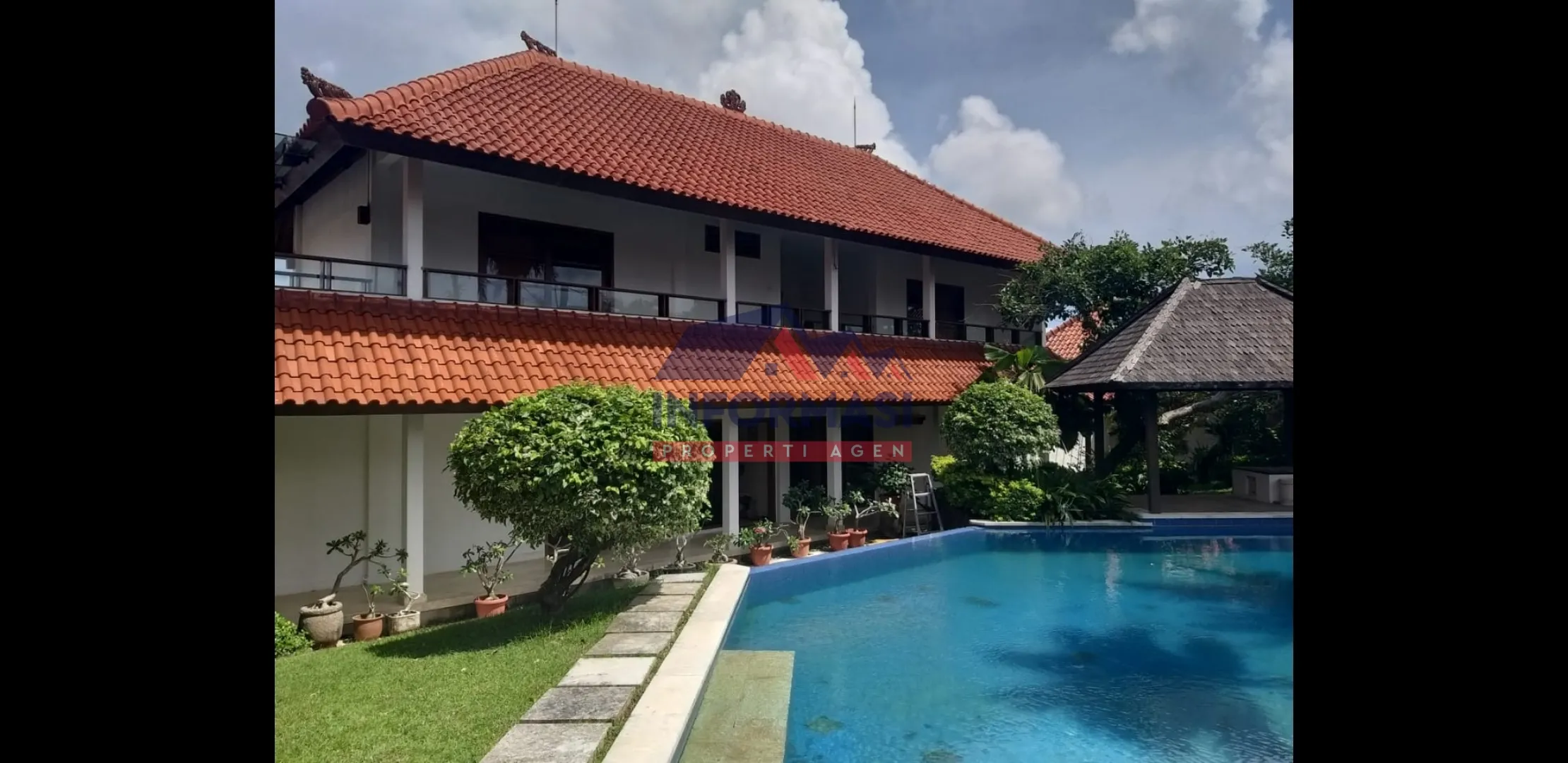 ijual villa bagus ada kolam renang dan cocok untuk investas