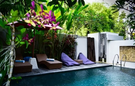 Hotel seminyak bali. Rp 20 M. Sedang bejalan sangat  baik,