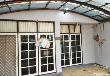 Rumah minimalis habis renovasi siap huni