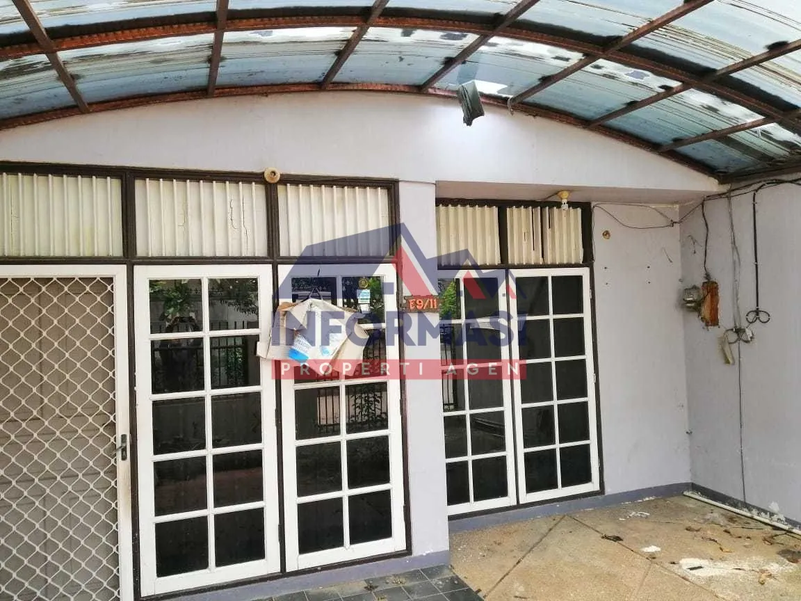 Rumah minimalis habis renovasi siap huni