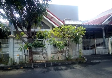 Rumah Permata Buana lokasi tenang