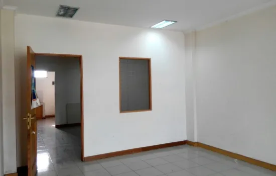 Puri Kencana hadap tol sederetan Gedung Kawan Lama