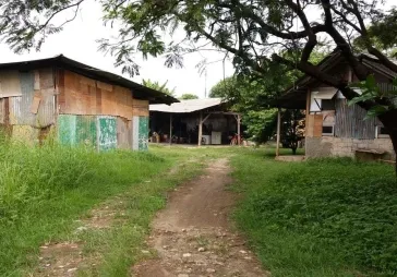 Komersil samping tol