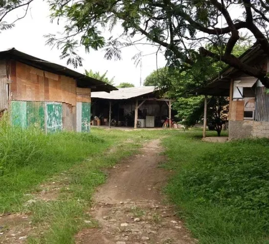 Komersil samping tol