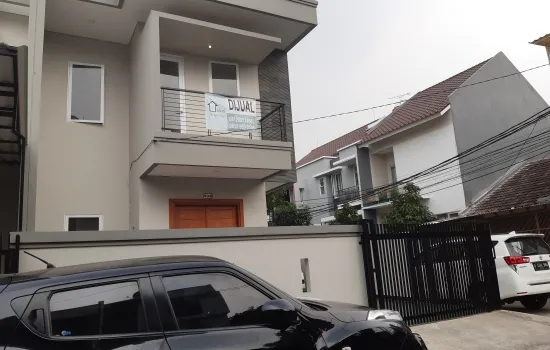 Rumah baru Minimalis 2 lt  3 KT 2 km siap huni