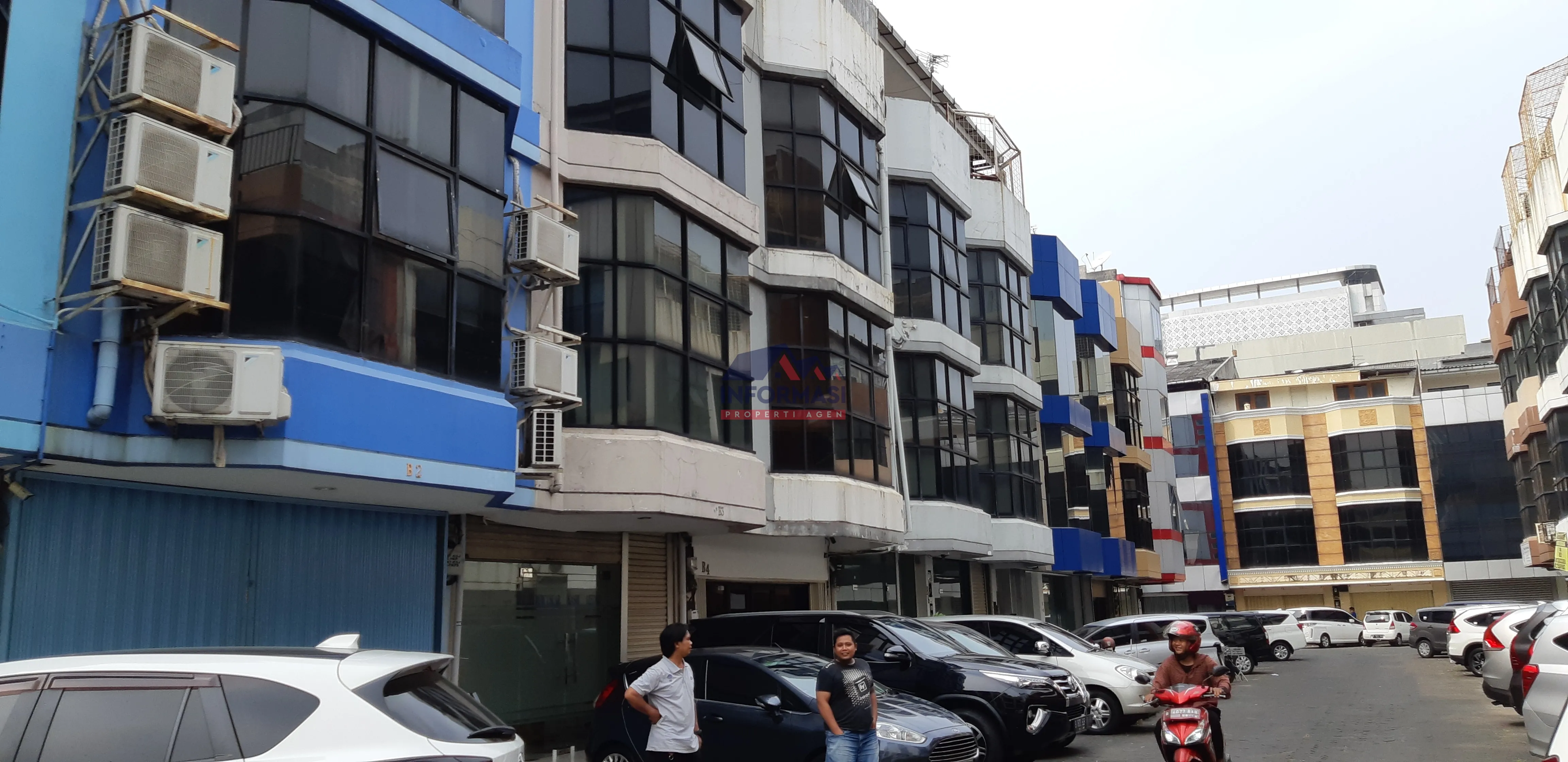 Ruko foodhall kb.jeruk jkt barat.Lokasi sangat strategis sek