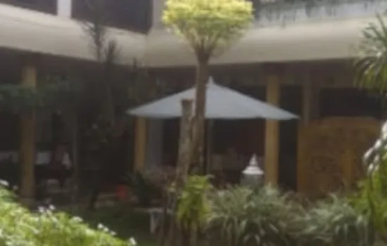 Rumah kokoh luas  1000 m2  area Tebet jakarta selatan