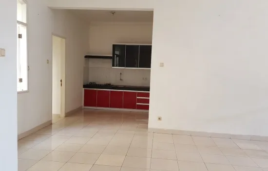 Rumah dalam cluster Permata Mediterania 2 Lt 3 KT