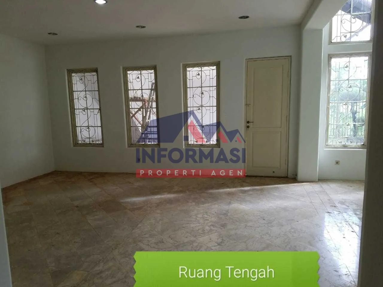 Rumah 2 Lantai Taman Cendana Golf