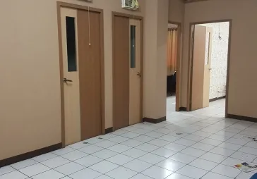 Ruko gandeng 4 Lt. lokasi strategis  jakarta pusat