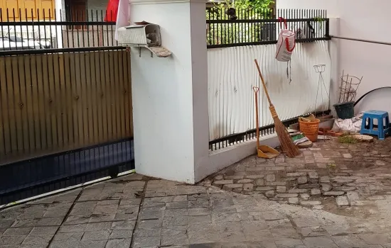 Rumah minimalis 1.5 lantai siap huni semi furnished