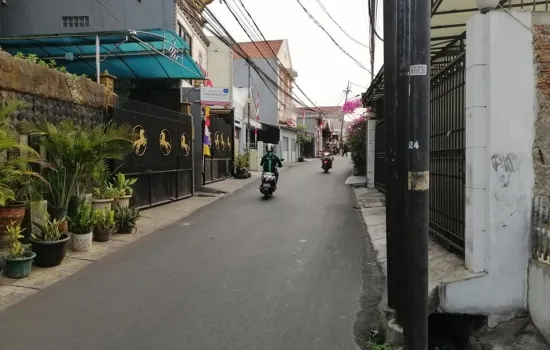 jl SULAIMAN SLIPI JAKARTA BARAT , LT 700m2 , strategis skli