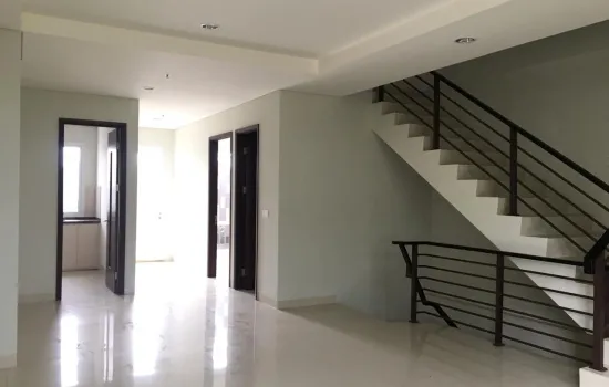 TOWNHOUSE PURI MANSION 4+1BR