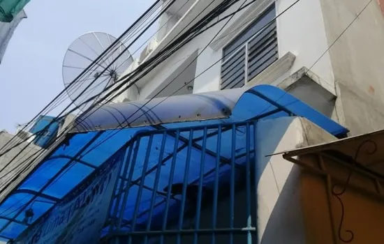 jl kemenangan , gg masuk motor , 4 lantai