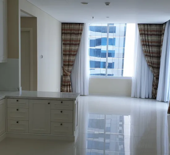 Condominium baru bagus 2KT 2KM semi furnished,view laut