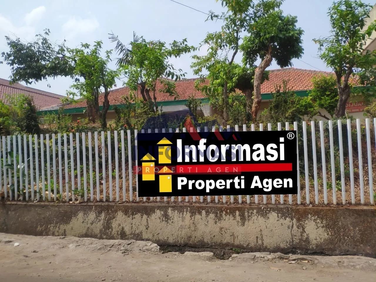 Rumah tua lt.937 lb.300 lokasi strategis