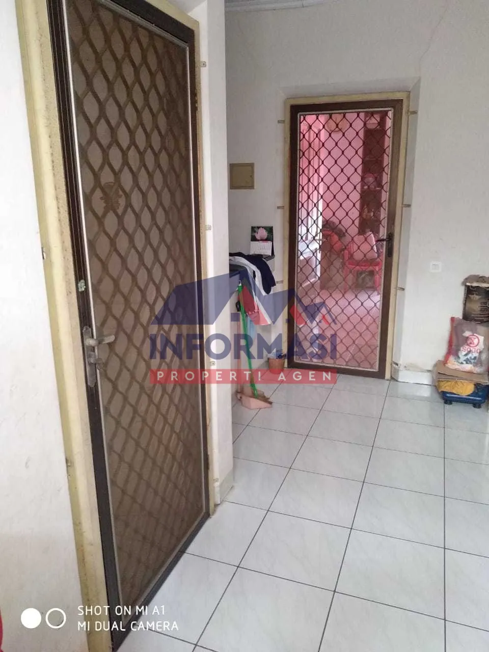 Rumah Taman semanan indah  2 Lt. kt 3 km 2