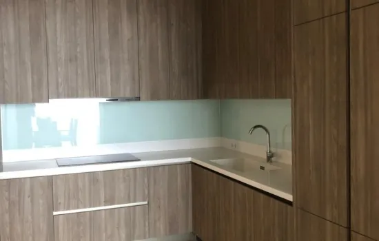 Apartemen mewah 2 BR  +  1 full furnished , lokasi strategis