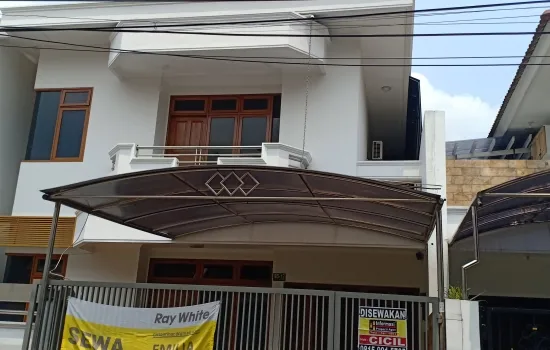 Rumah rapi dan bersih siap huni 3Kt 3km lokasi strategis