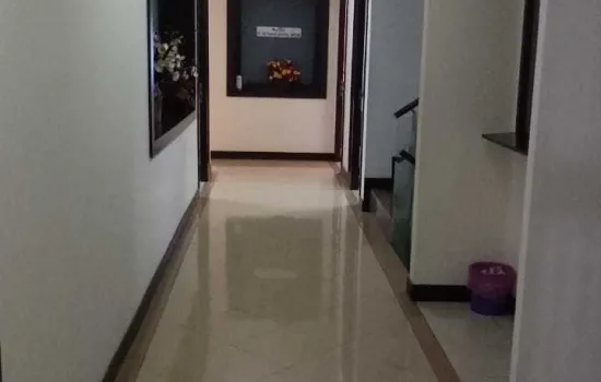 Gedung Kantor 5 lantai Rapi dgn Lift