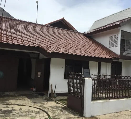 Rumah besar, lokasi strategis, Kebayoran Baru