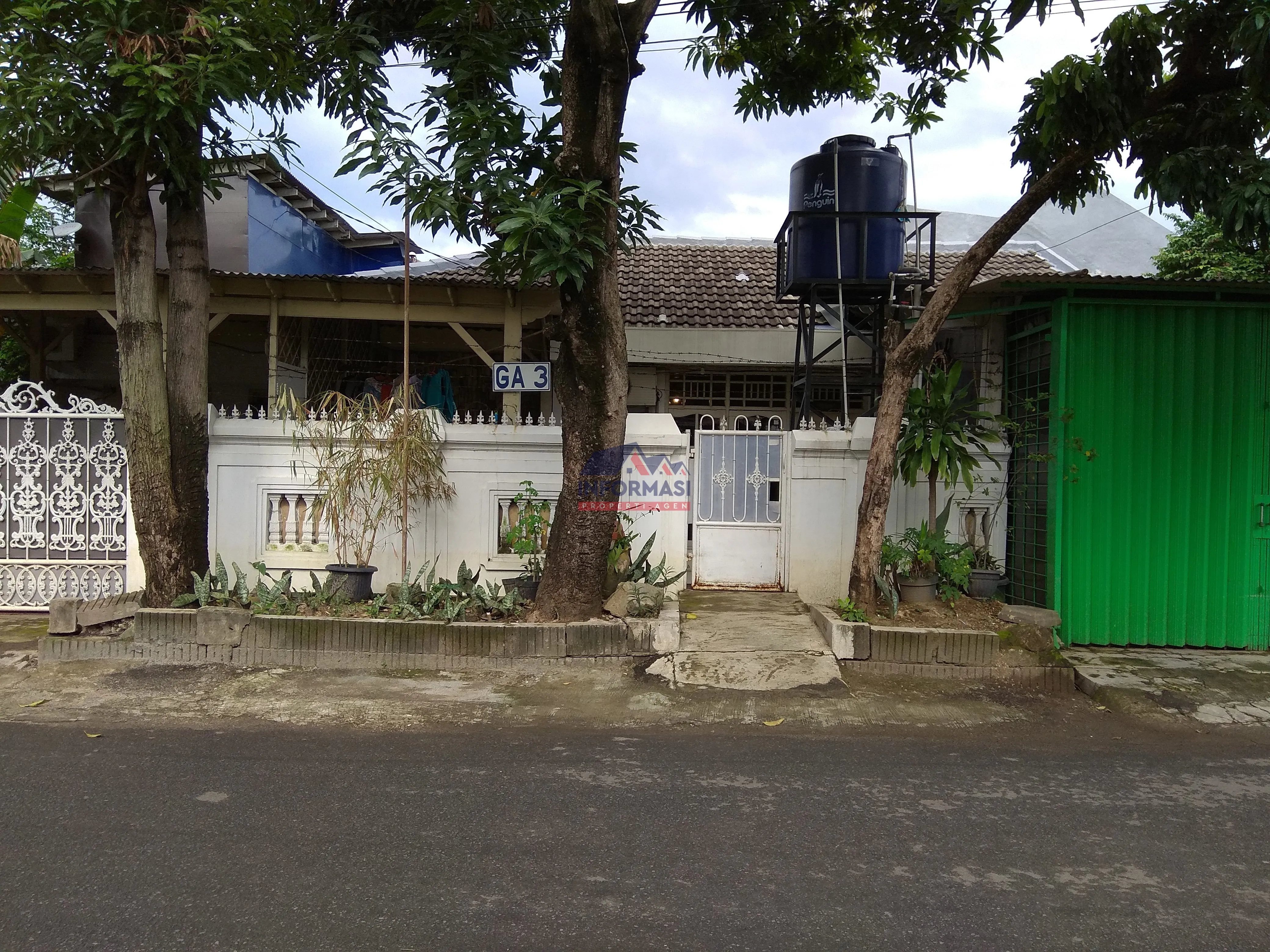 Rumah Pinggir jalan Besar, lokasi Strategis , Kmr 4