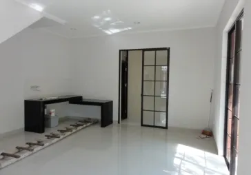 Rumah di Green Lake City, Jakbar. Lokasi bagus