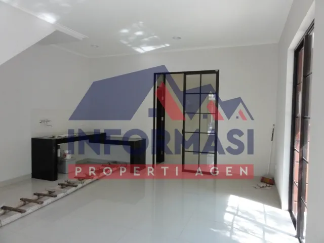 Rumah di Green Lake City, Jakbar. Lokasi bagus