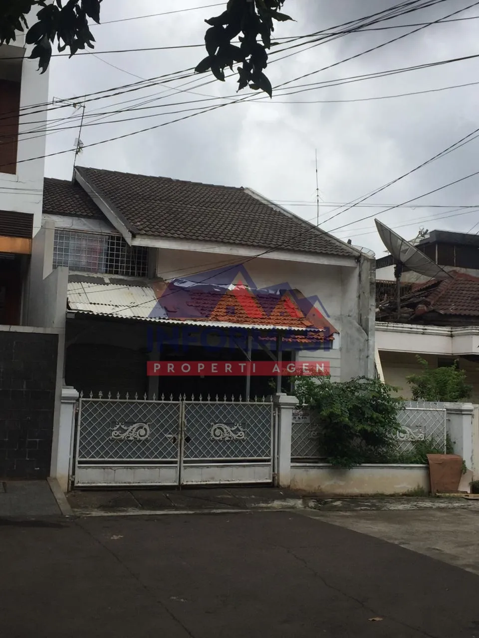 Rumah di Green Garden, Jakbar. Lokasi bagus