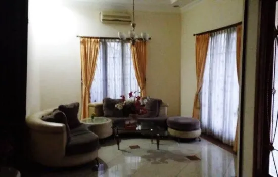 Rumah klasik  TOSIGA (K jeruk)  6KT 3KM  siap huni  shm
