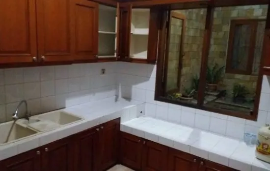 Rumah klasik  TOSIGA (K jeruk)  6KT 3KM  siap huni  shm
