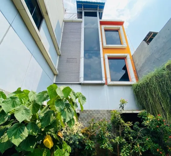 Gedung Kantor Di Ganggeng Raya Tanjung Priuk 3 lt LT. 207