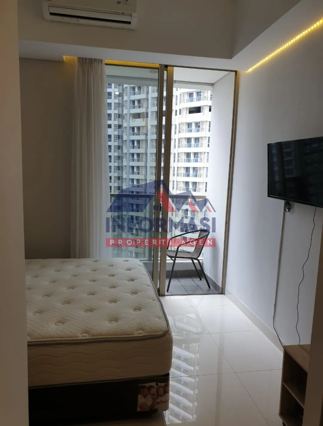 Apart.Taman Anggrek Residence.View kolam renang,sudah furnis