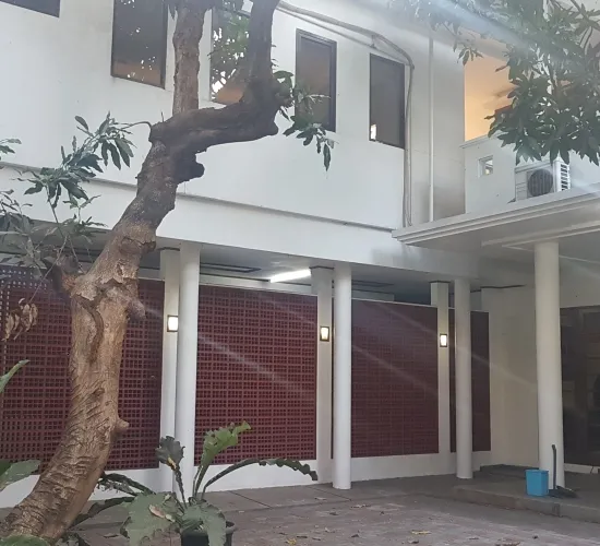 Rumah siap huni Puri Indah. LT 490 m2. 4KT.3 KM.