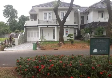 KARAWACI JL DANAU BIRU , LT 300m2 , rumah baru direnovasi